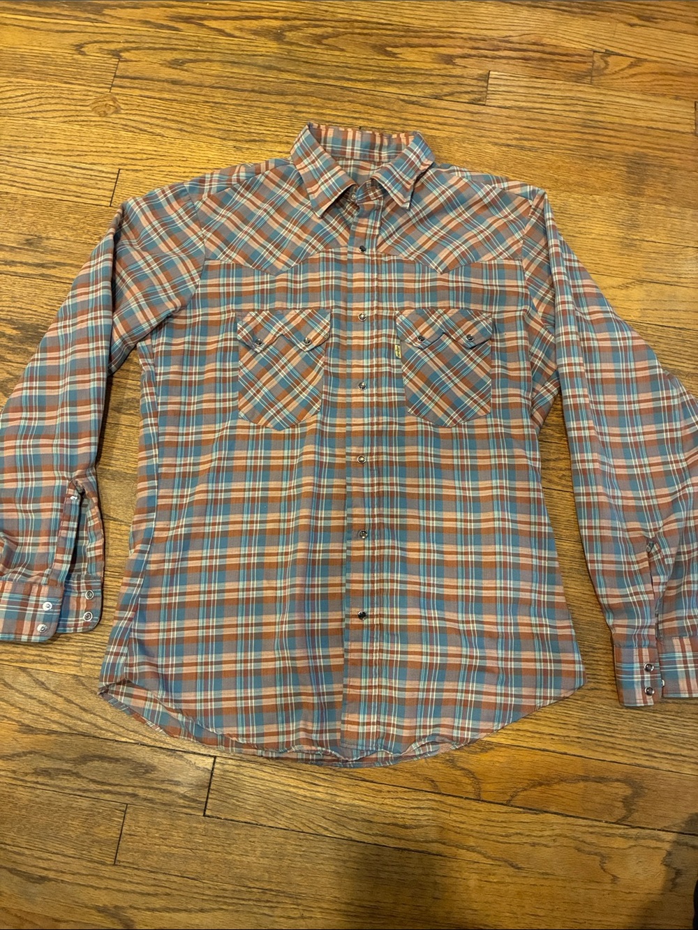 Vintage Levi's Men's Plaid Button-Down Shirt Size L in Blue and Brown